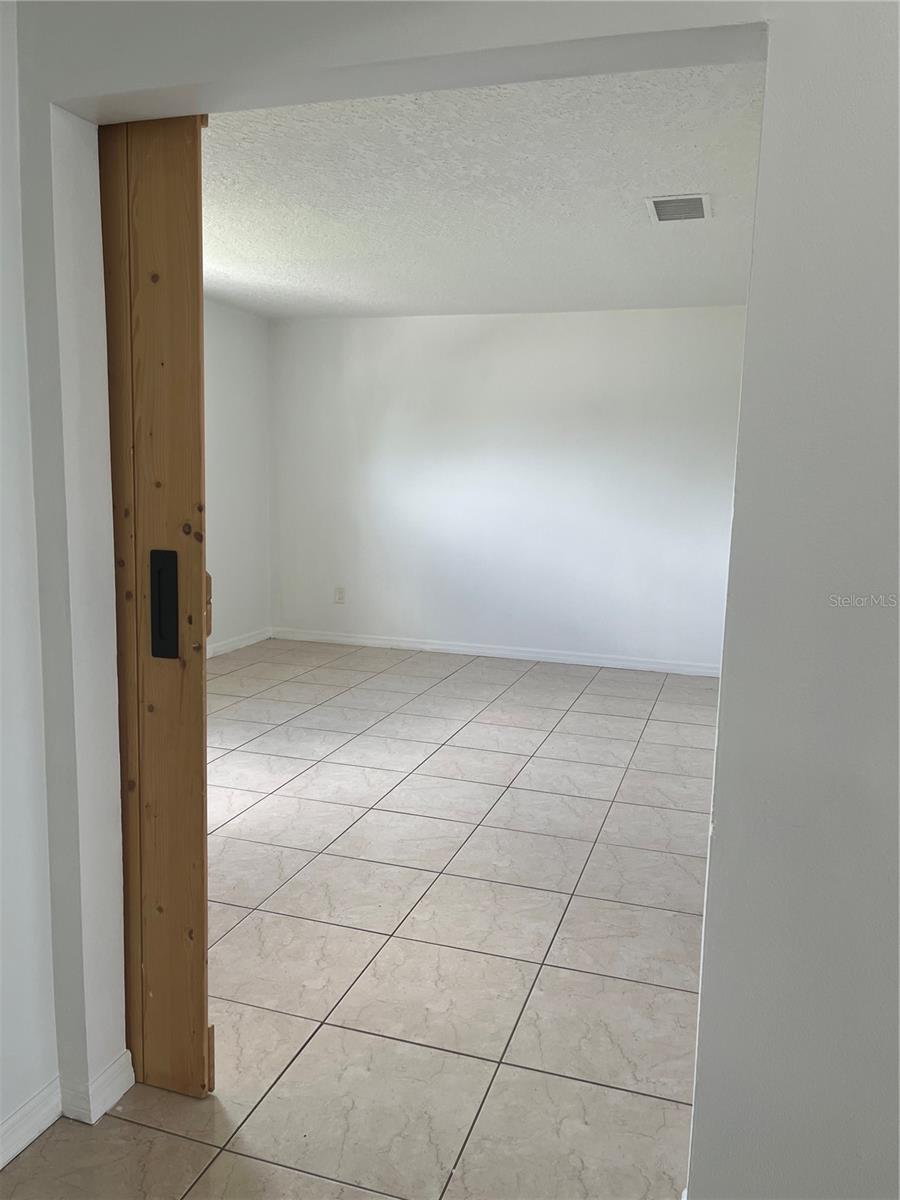 Image 3 of 30 For 1040 Hali Ridge Ct