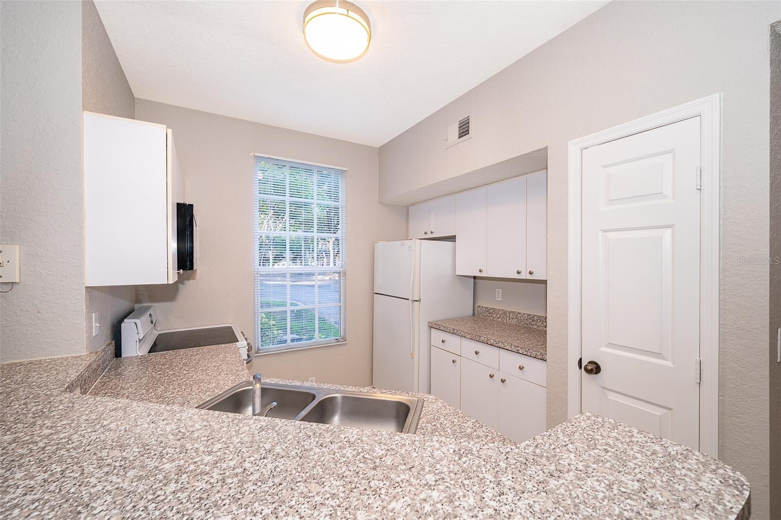 Image 11 of 19 For 6412 Raleigh Street 2504