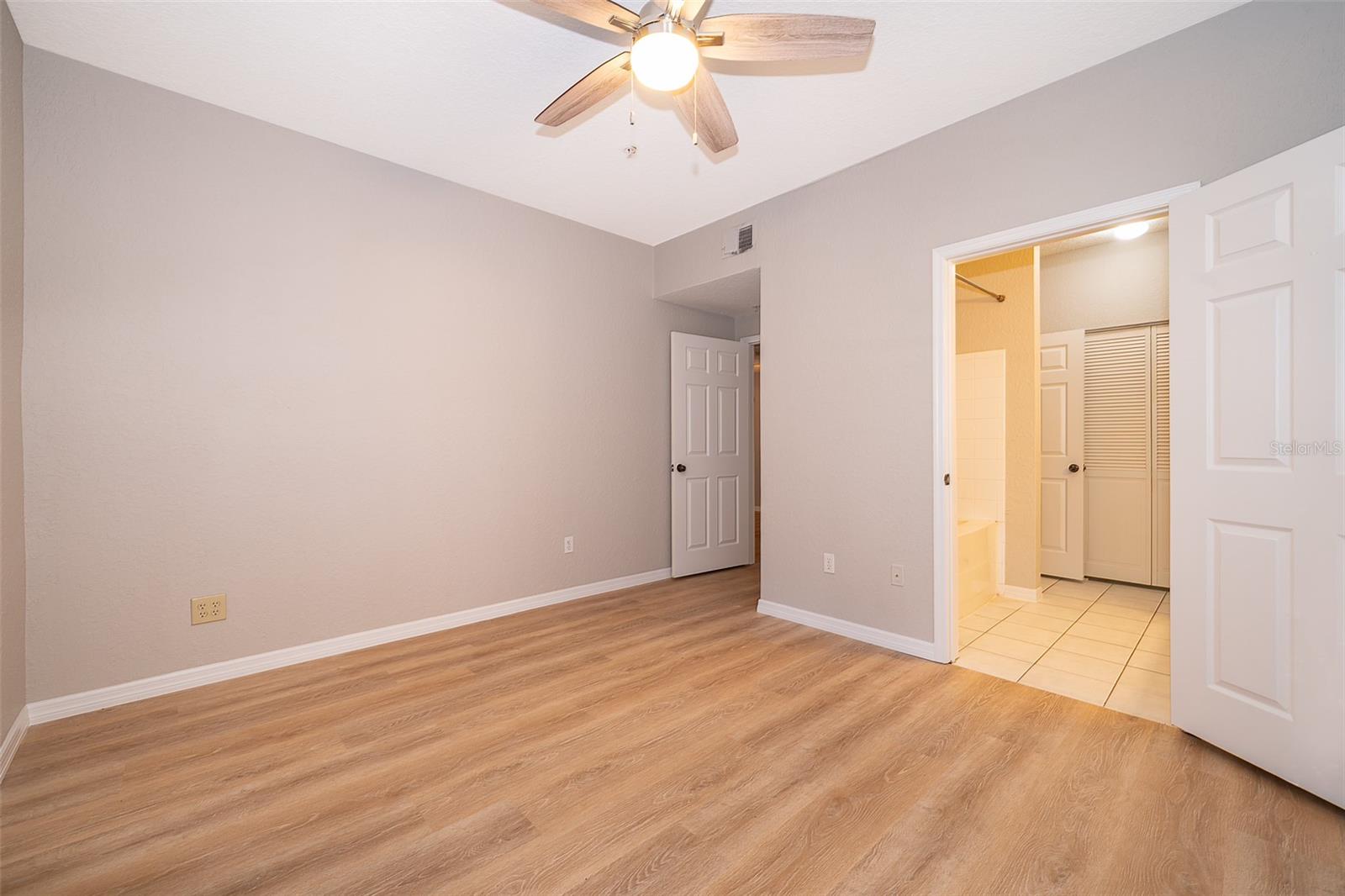 Image 15 of 19 For 6412 Raleigh Street 2504