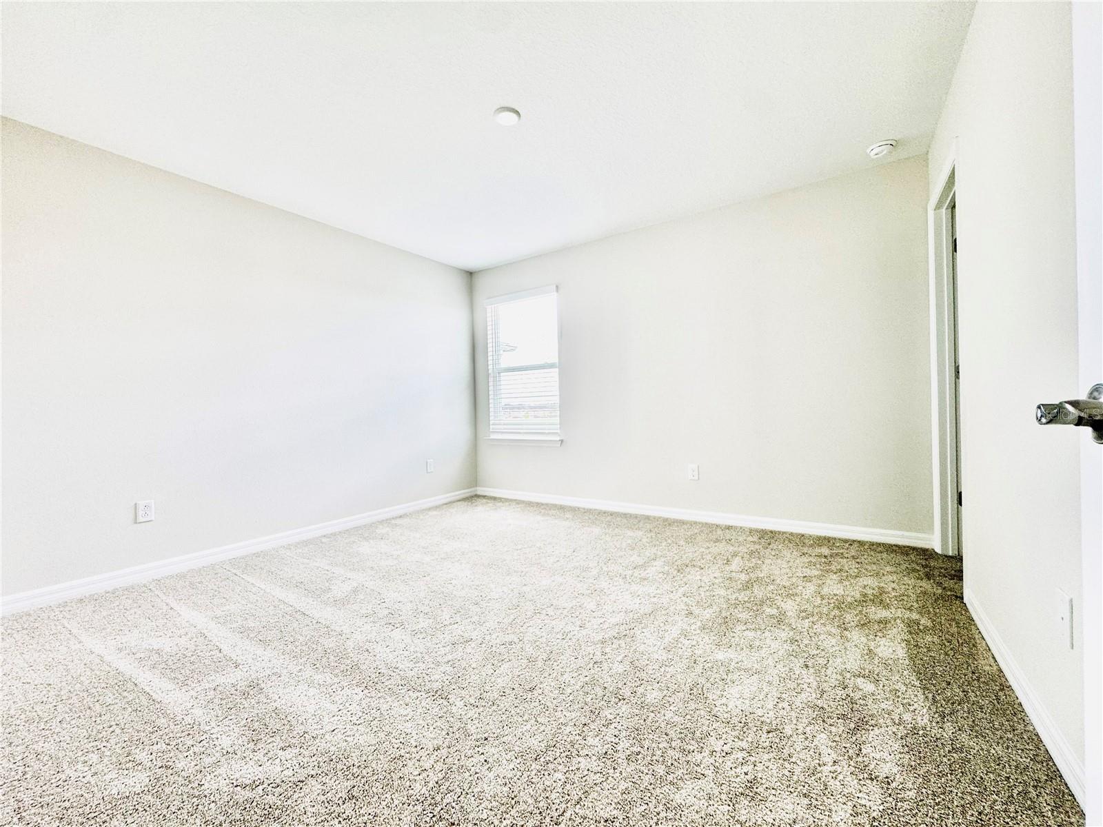 Image 23 of 39 For 6618 Willow View Avenue