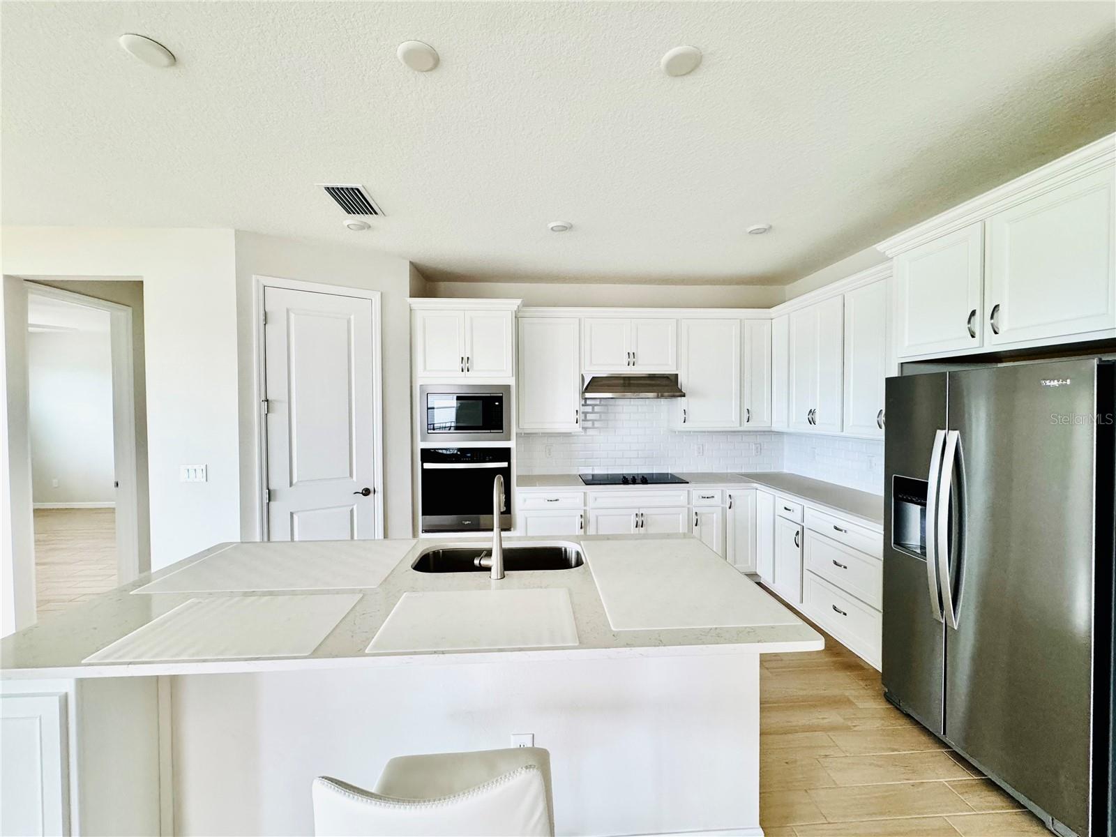 Image 4 of 39 For 6618 Willow View Avenue