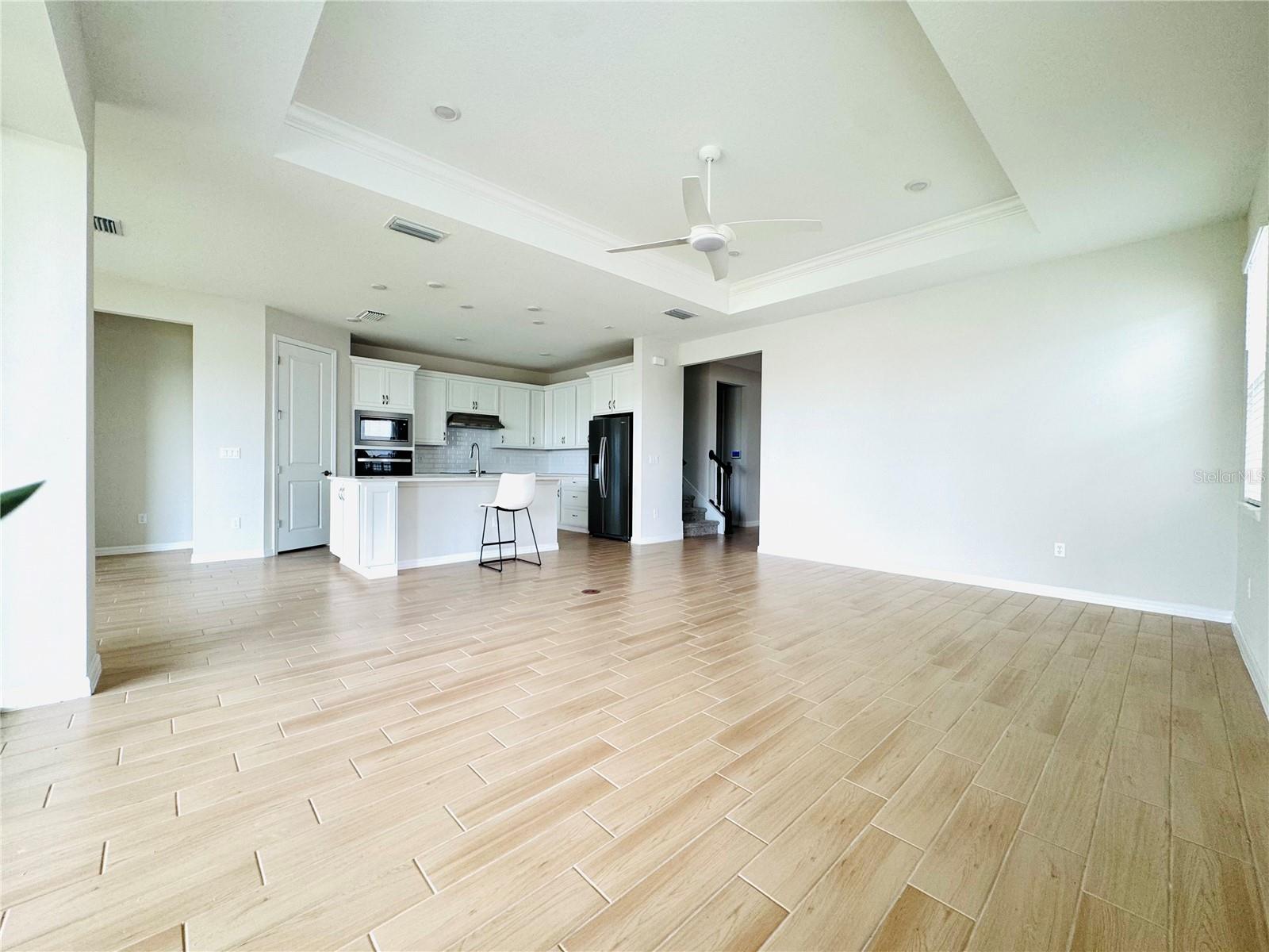 Image 6 of 39 For 6618 Willow View Avenue