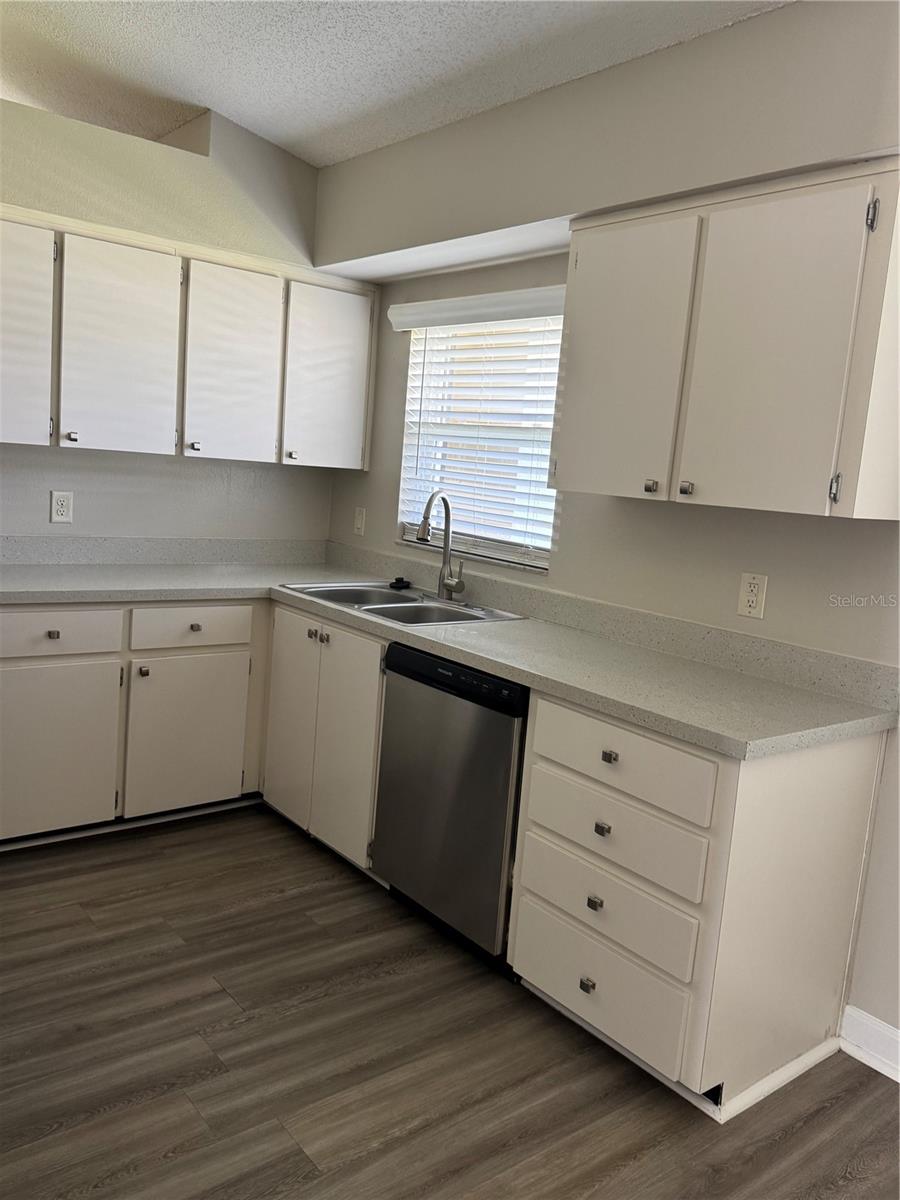 Image 4 of 10 For 425 Sandpiper Ridge Drive