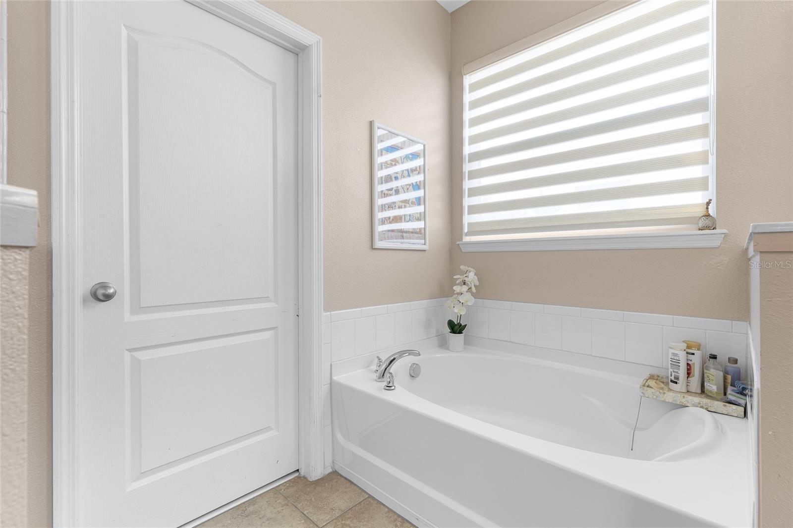 Image 10 of 31 For 2662 Trafalgar Boulevard