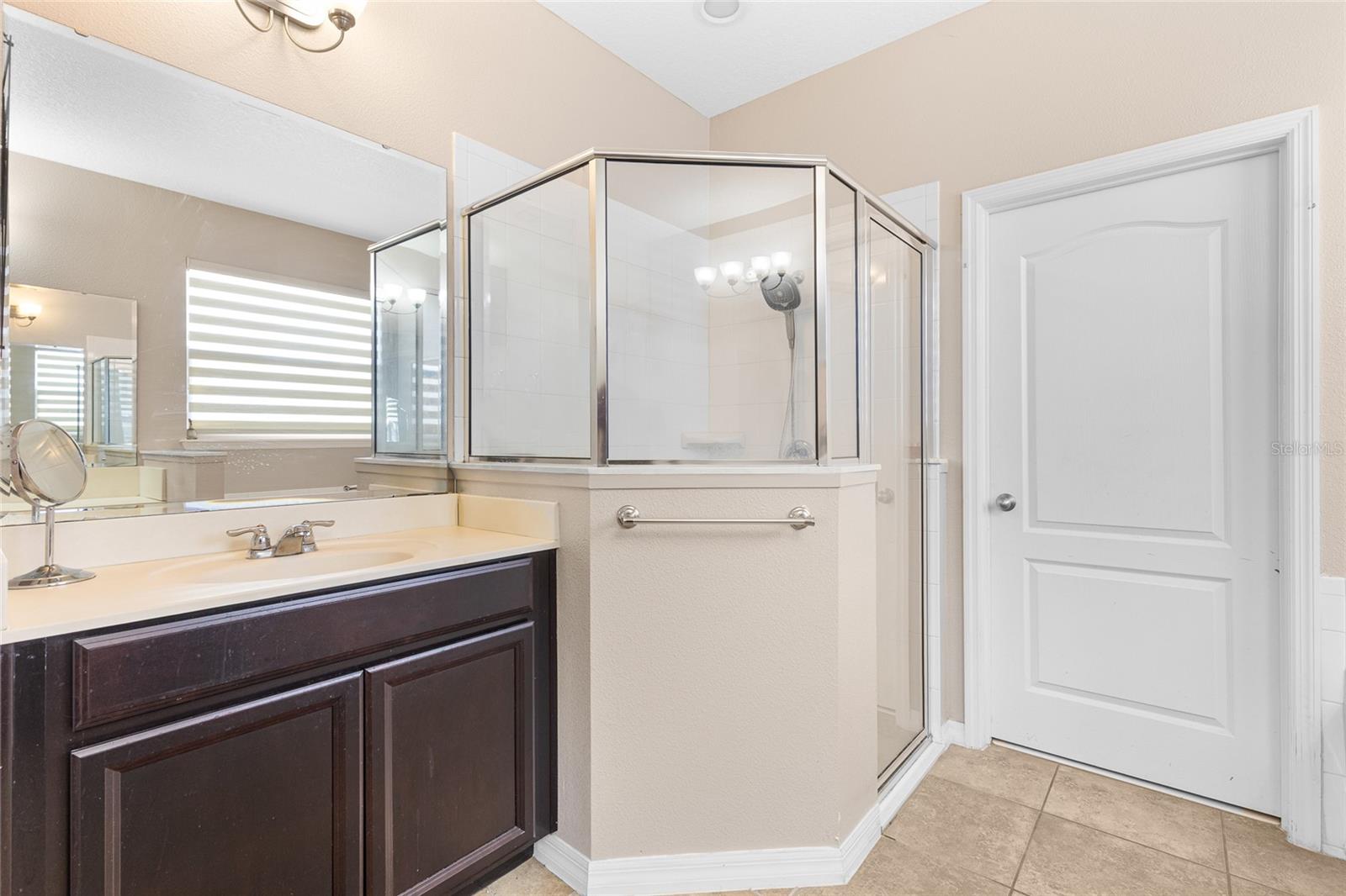 Image 11 of 31 For 2662 Trafalgar Boulevard
