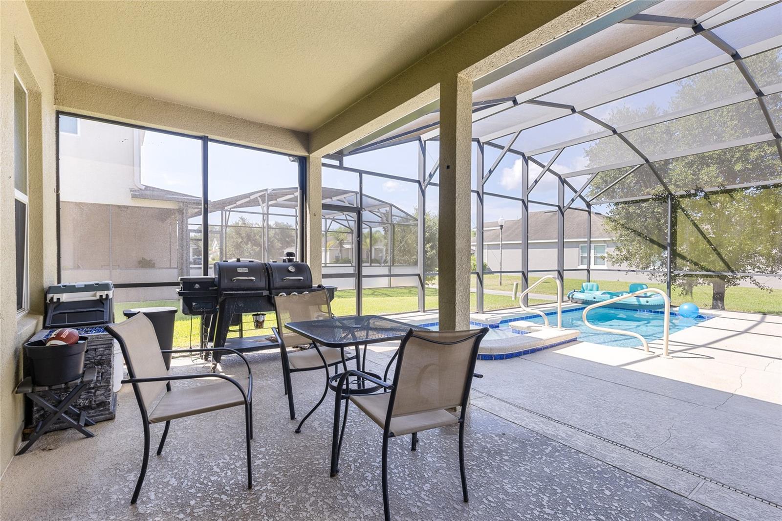Image 13 of 31 For 2662 Trafalgar Boulevard
