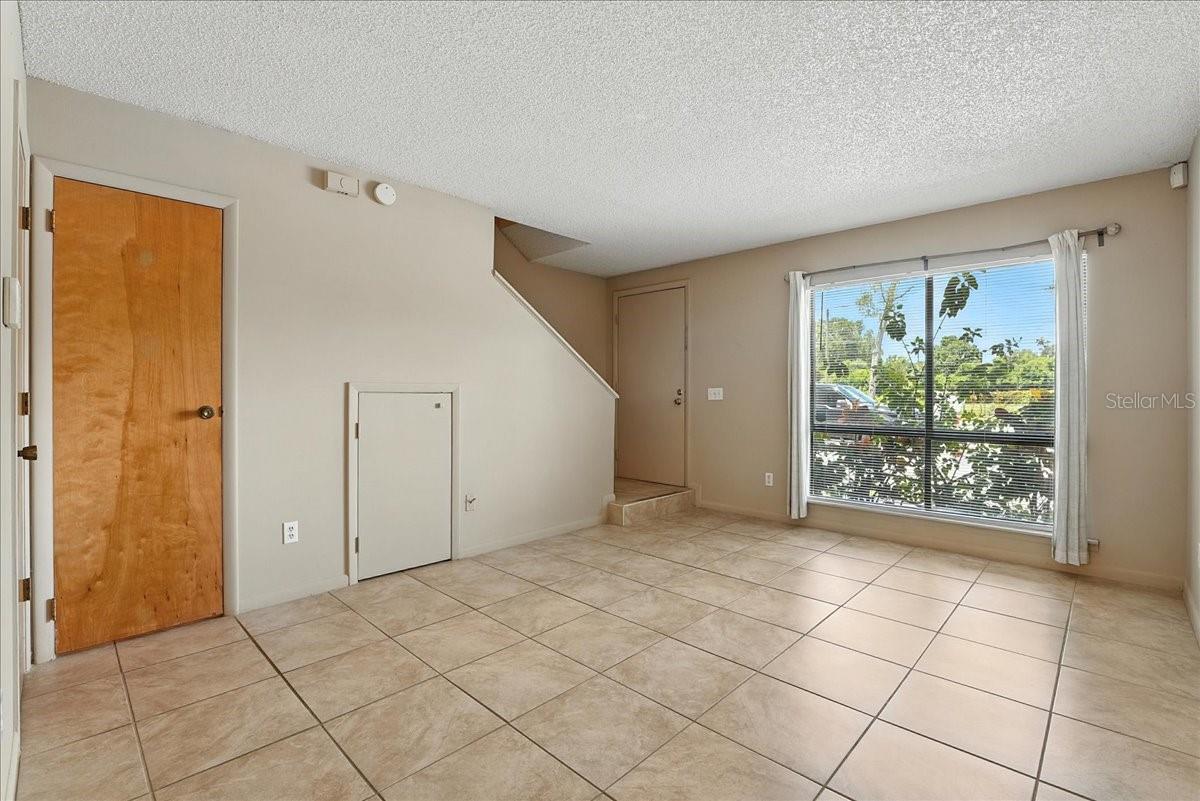 Image 5 of 16 For 752 Howland Lane 116