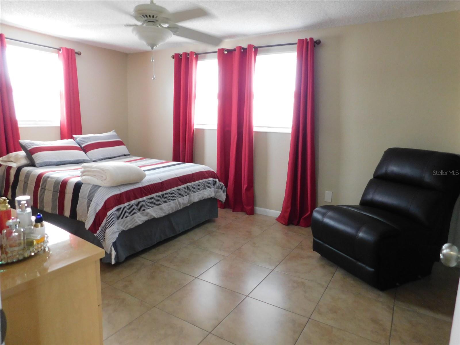 Listing photo id 10 for 3801 Darlington Road