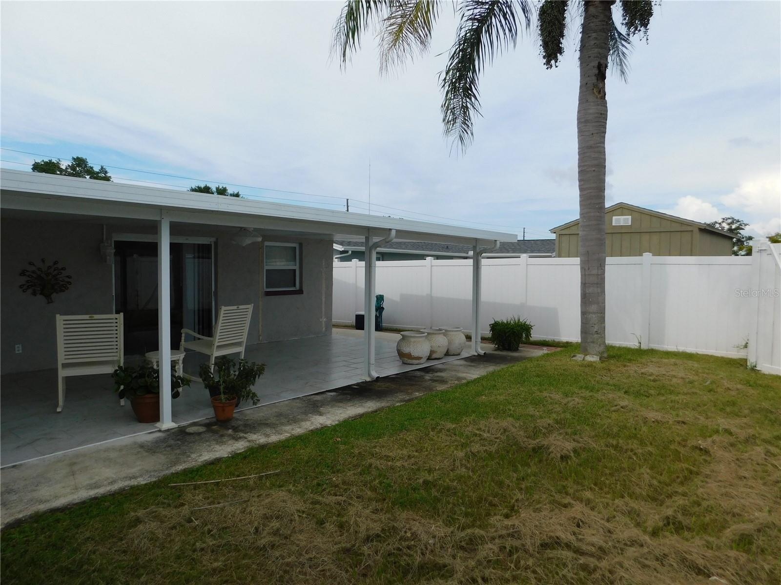 Listing photo id 15 for 3801 Darlington Road
