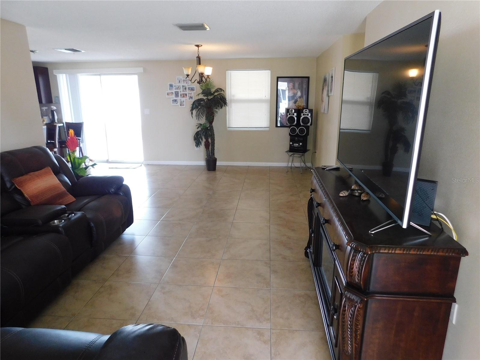 Listing photo id 2 for 3801 Darlington Road