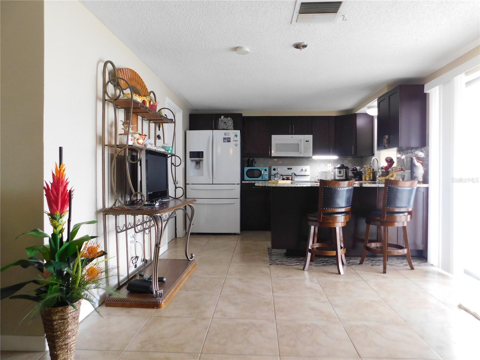Listing photo id 7 for 3801 Darlington Road
