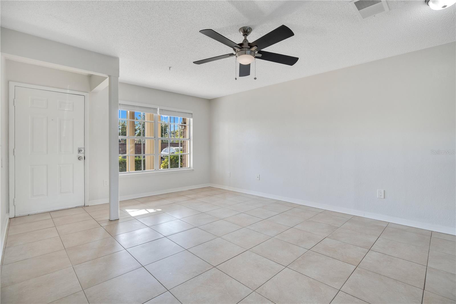 Image 3 of 28 For 100 Reserve Circle 104