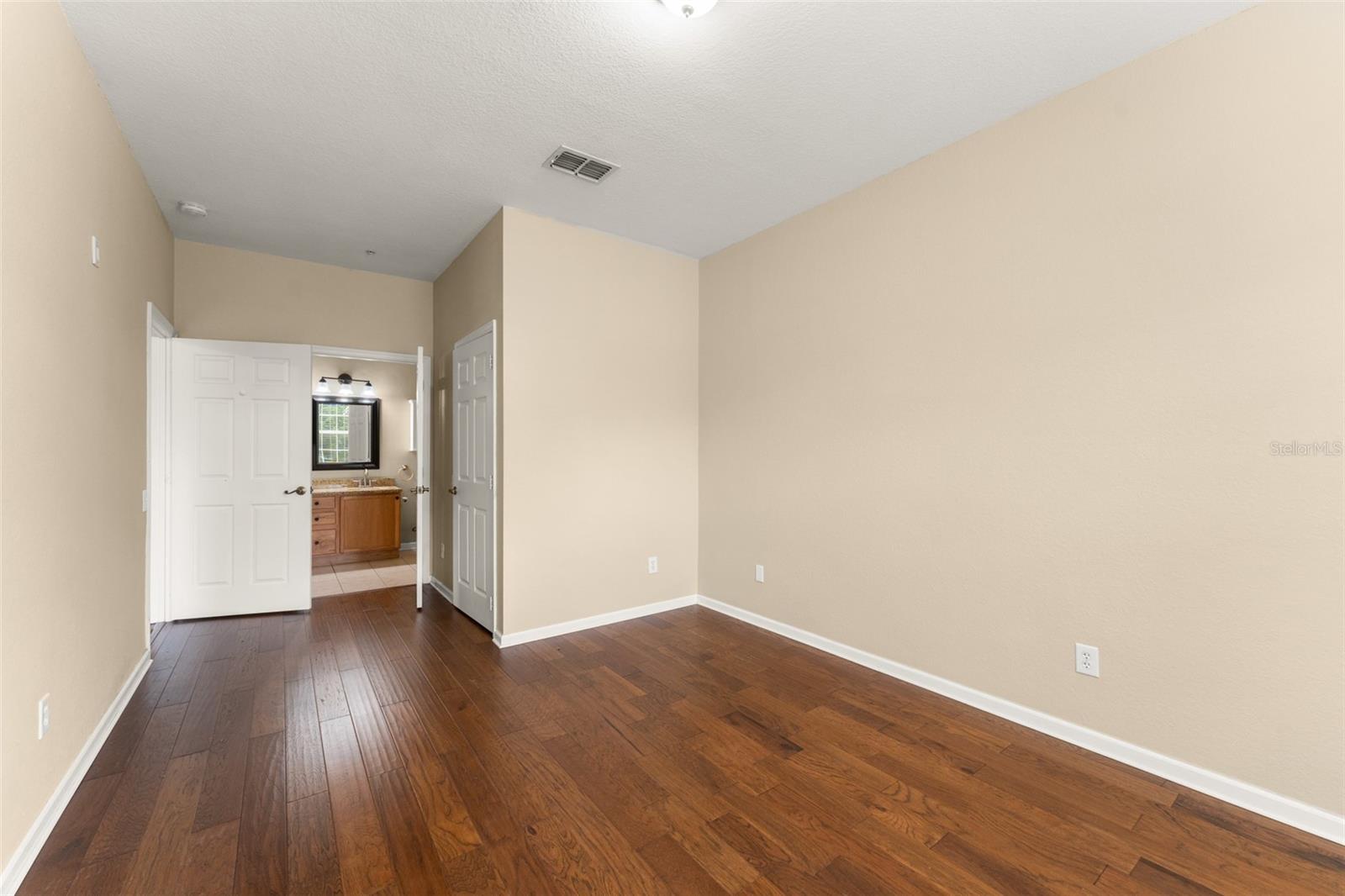 Image 20 of 33 For 582 Brantley Terrace Way 109