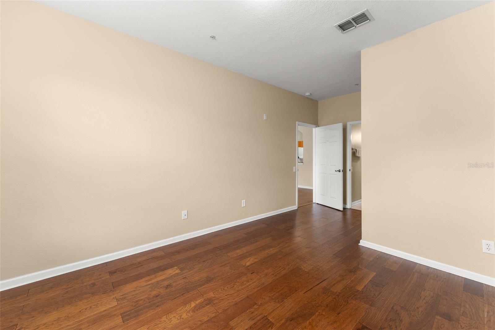Image 21 of 33 For 582 Brantley Terrace Way 109