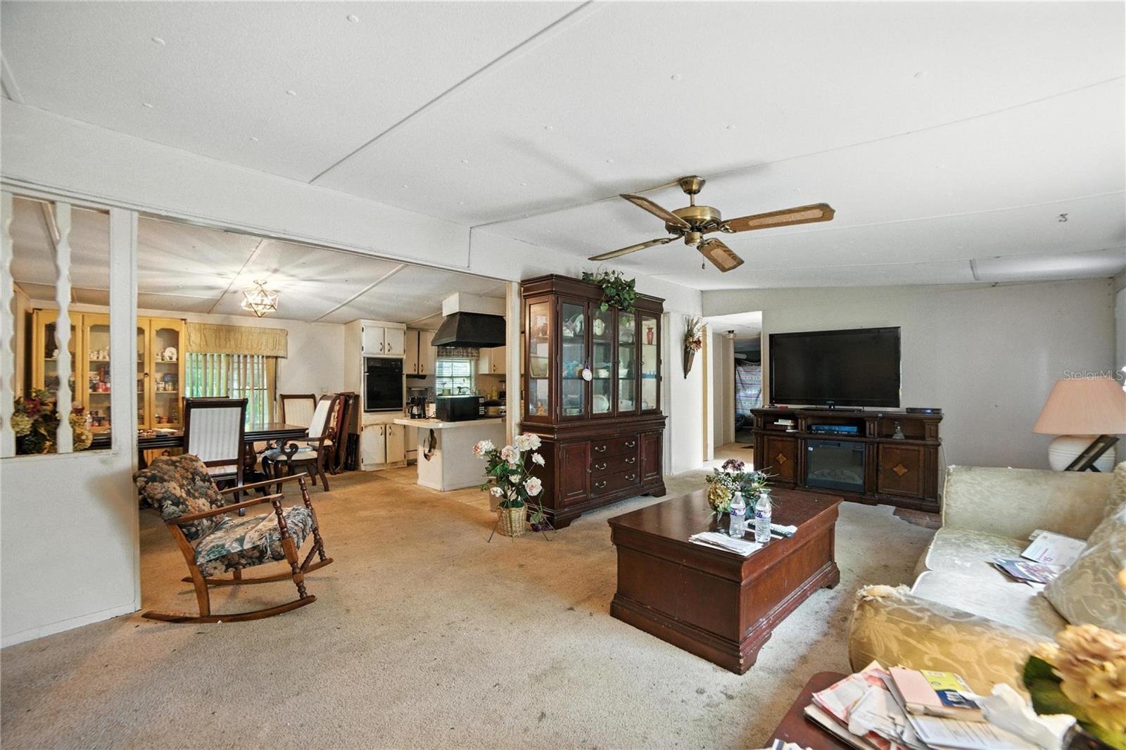 Image 11 of 33 For 15215 Vine Street