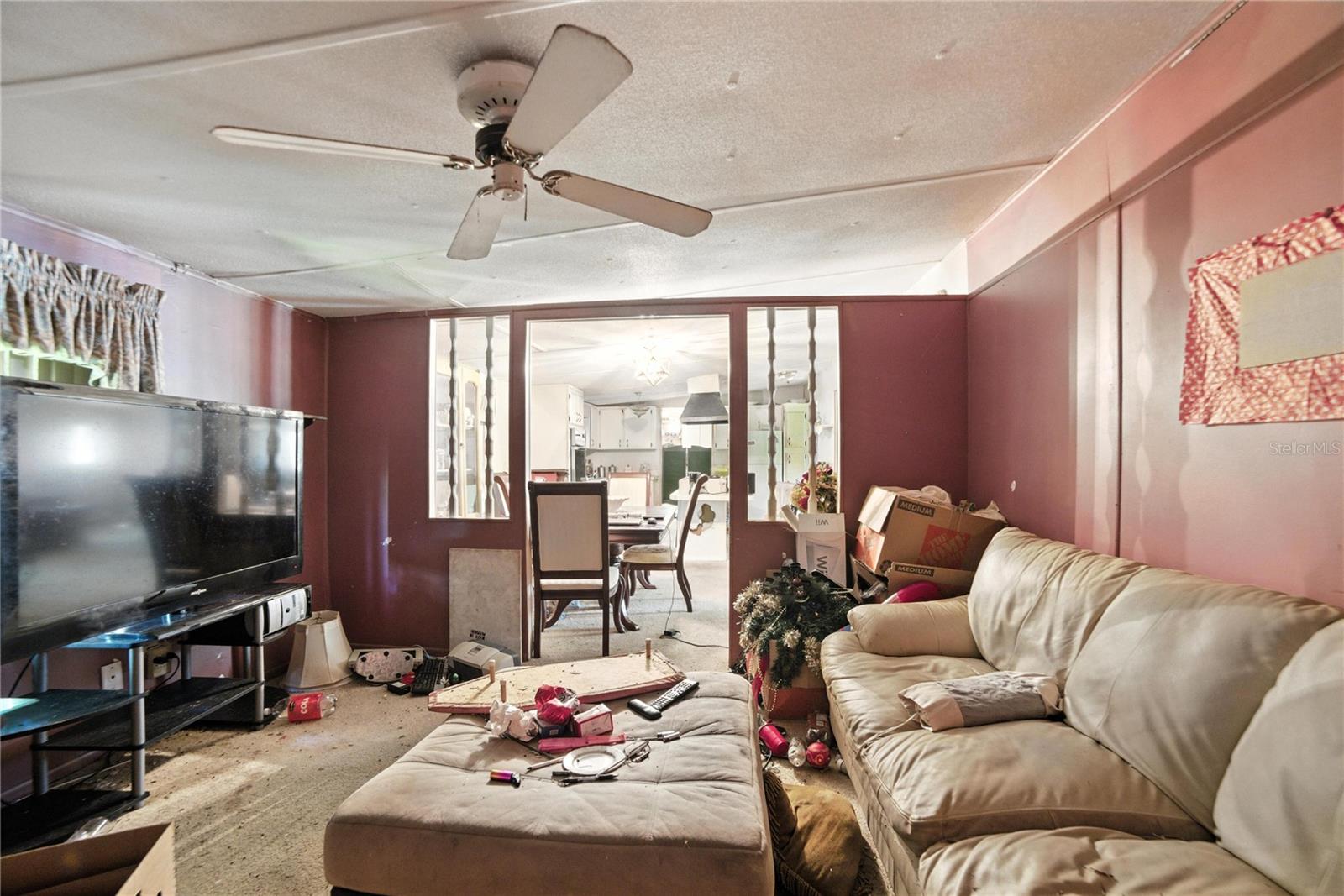 Image 16 of 33 For 15215 Vine Street
