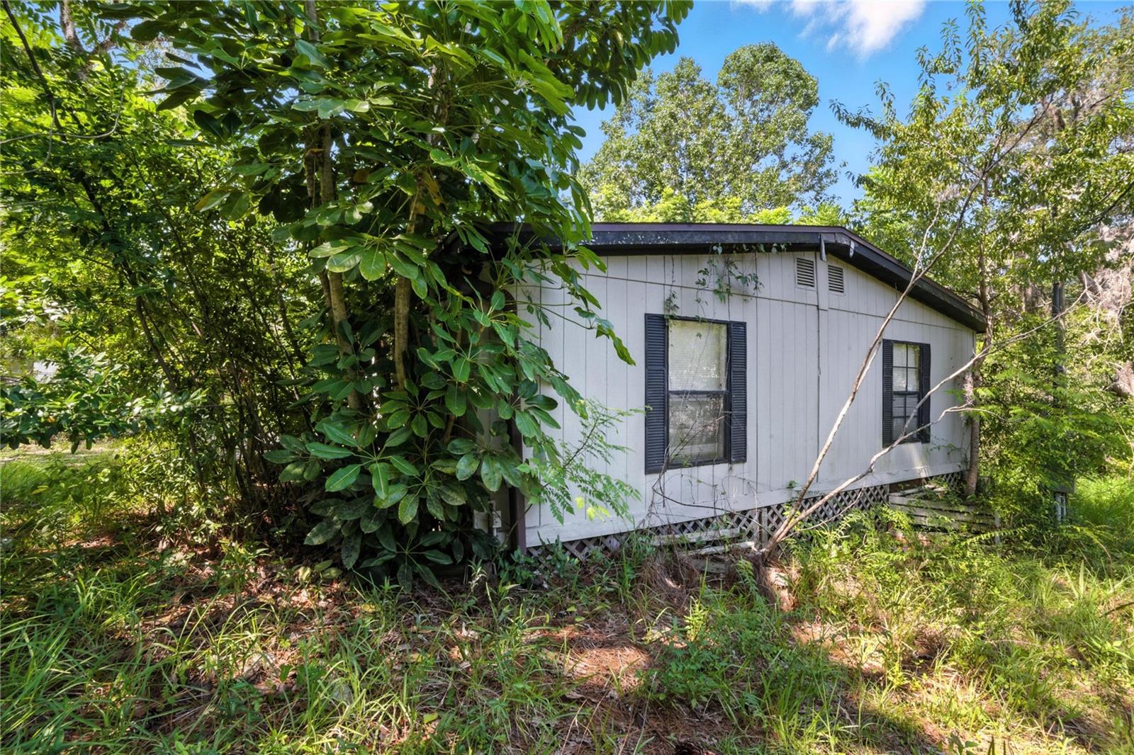 Image 4 of 33 For 15215 Vine Street