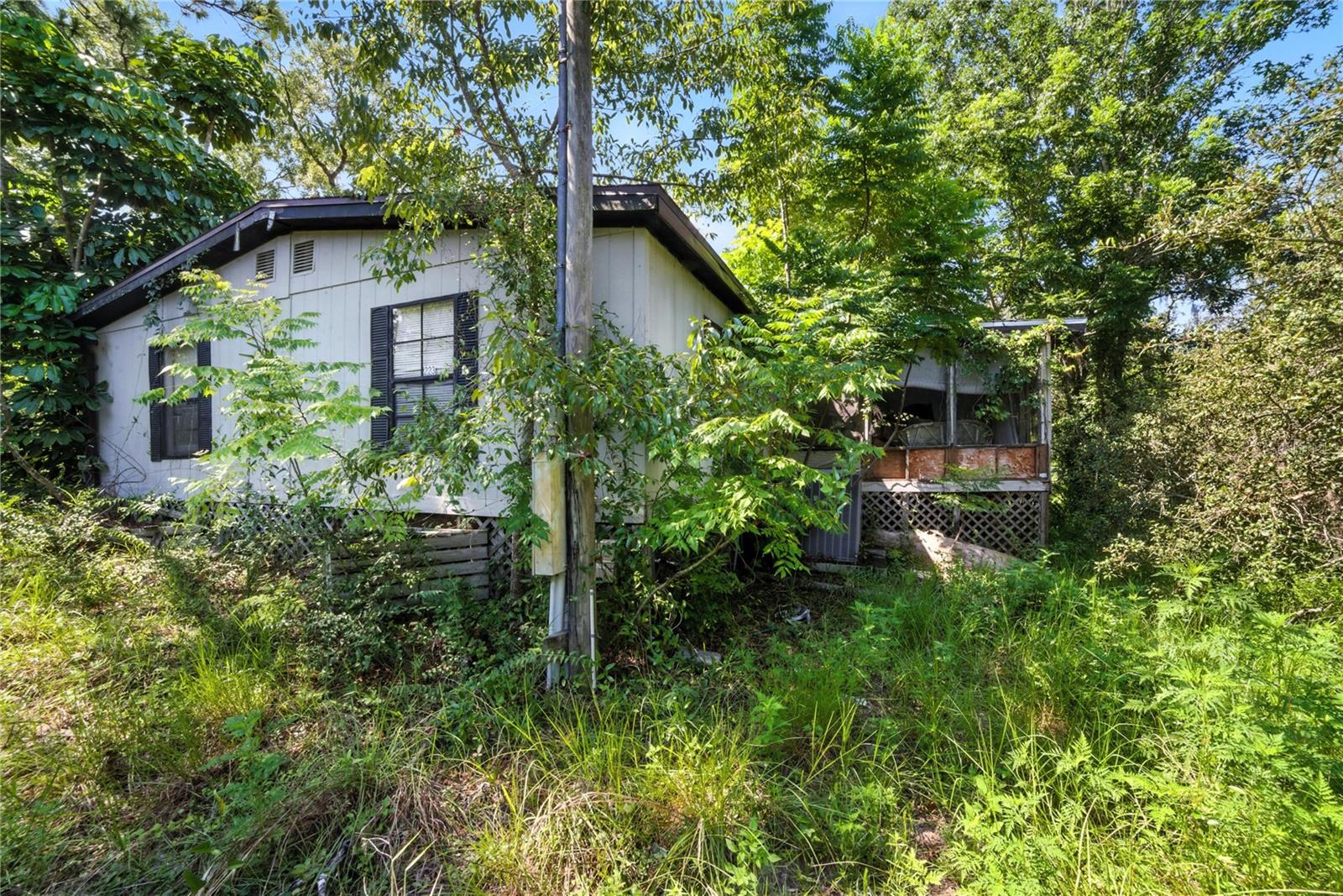 Image 5 of 33 For 15215 Vine Street