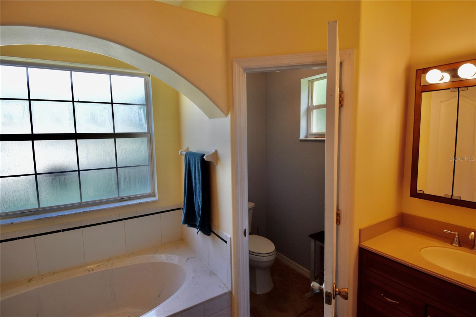 Image 16 of 46 For 14 Winterling Place