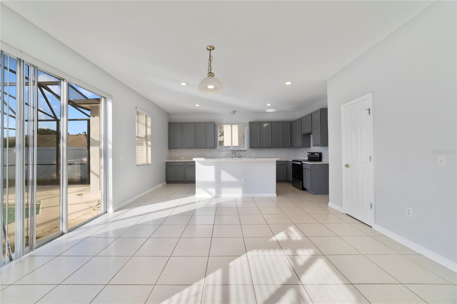 Image 4 of 24 For 2725 Portchester Court