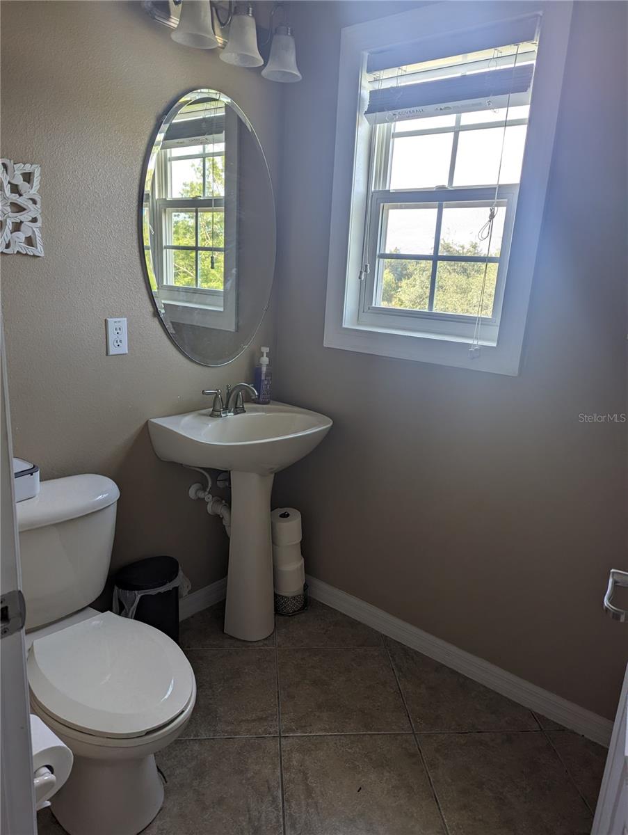 Image 11 of 26 For 201 Maplebrook Drive