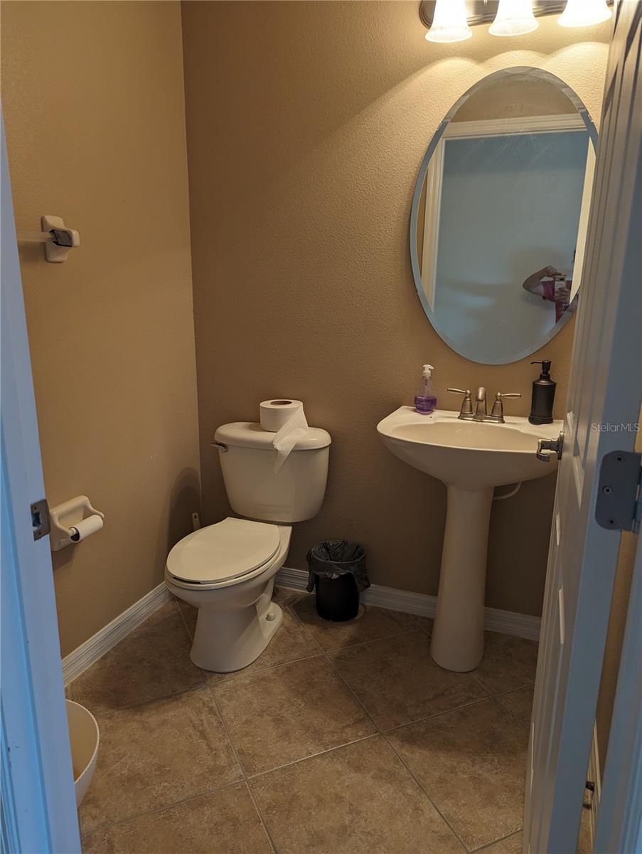 Image 4 of 26 For 201 Maplebrook Drive