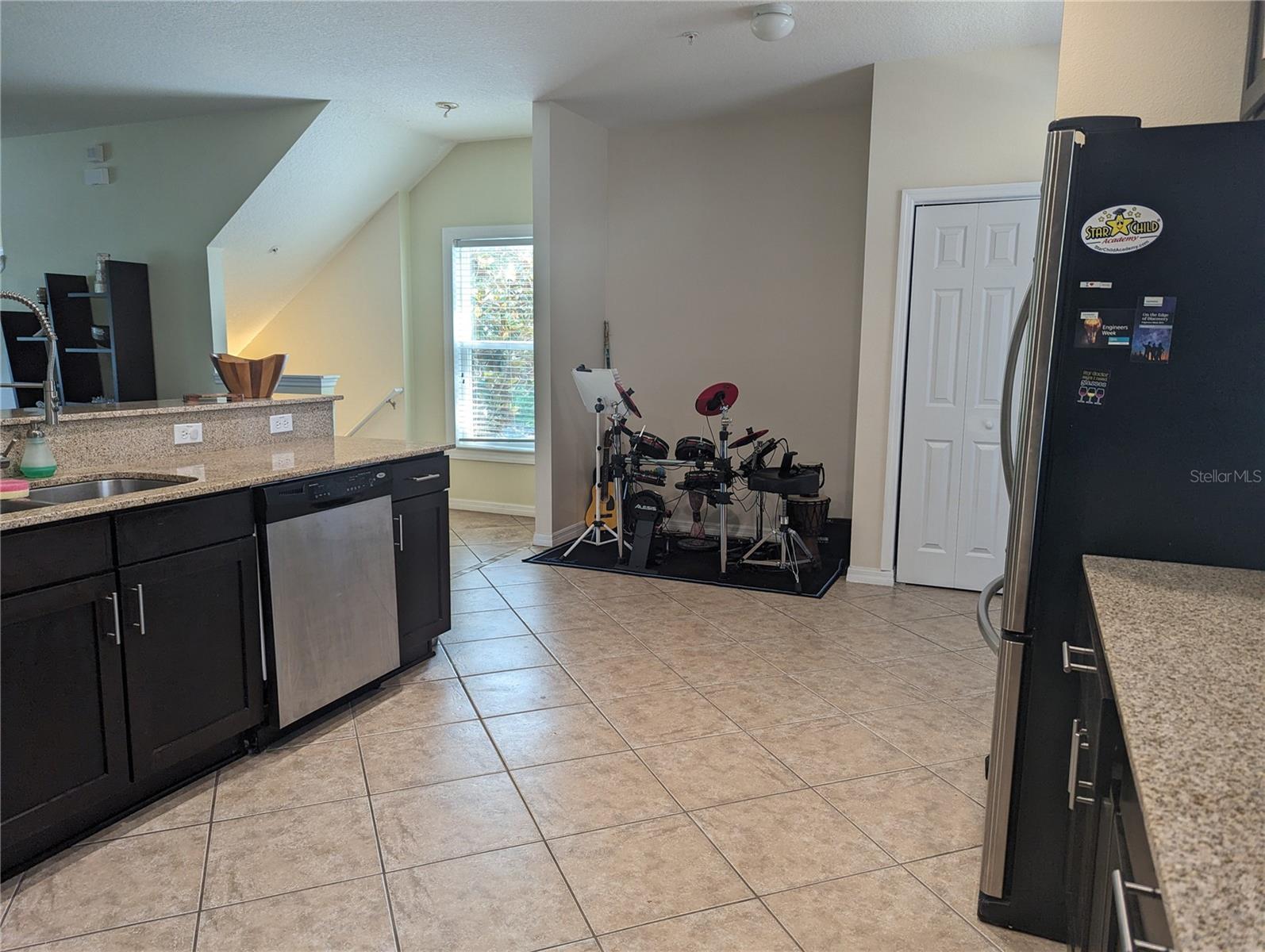 Image 9 of 26 For 201 Maplebrook Drive