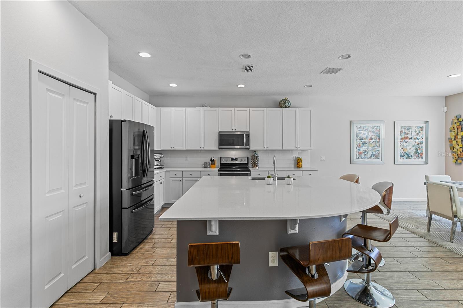 Image 7 of 60 For 427 Marcello Boulevard