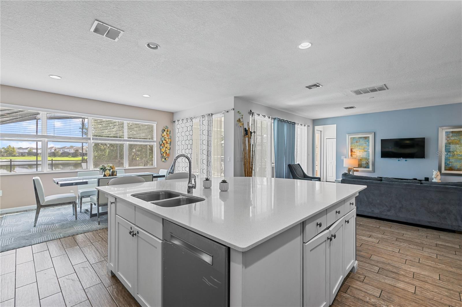 Image 8 of 60 For 427 Marcello Boulevard