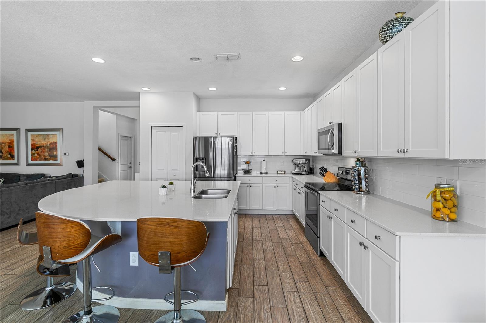 Image 9 of 60 For 427 Marcello Boulevard