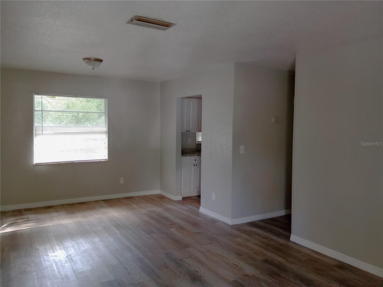 Image 2 of 6 For 1217 Kennedy Road 07
