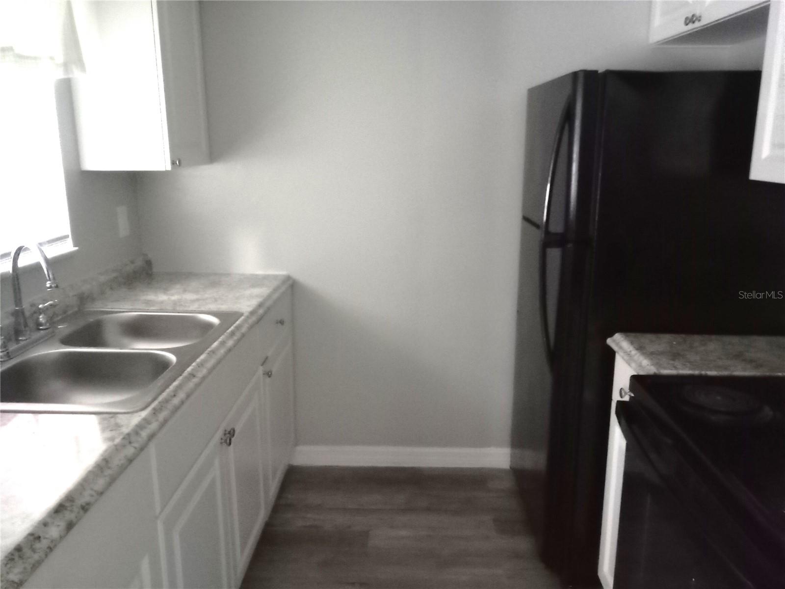 Image 3 of 6 For 1217 Kennedy Road 07