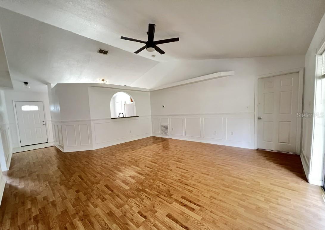 Image 4 of 13 For 16044 Worthington Boulevard