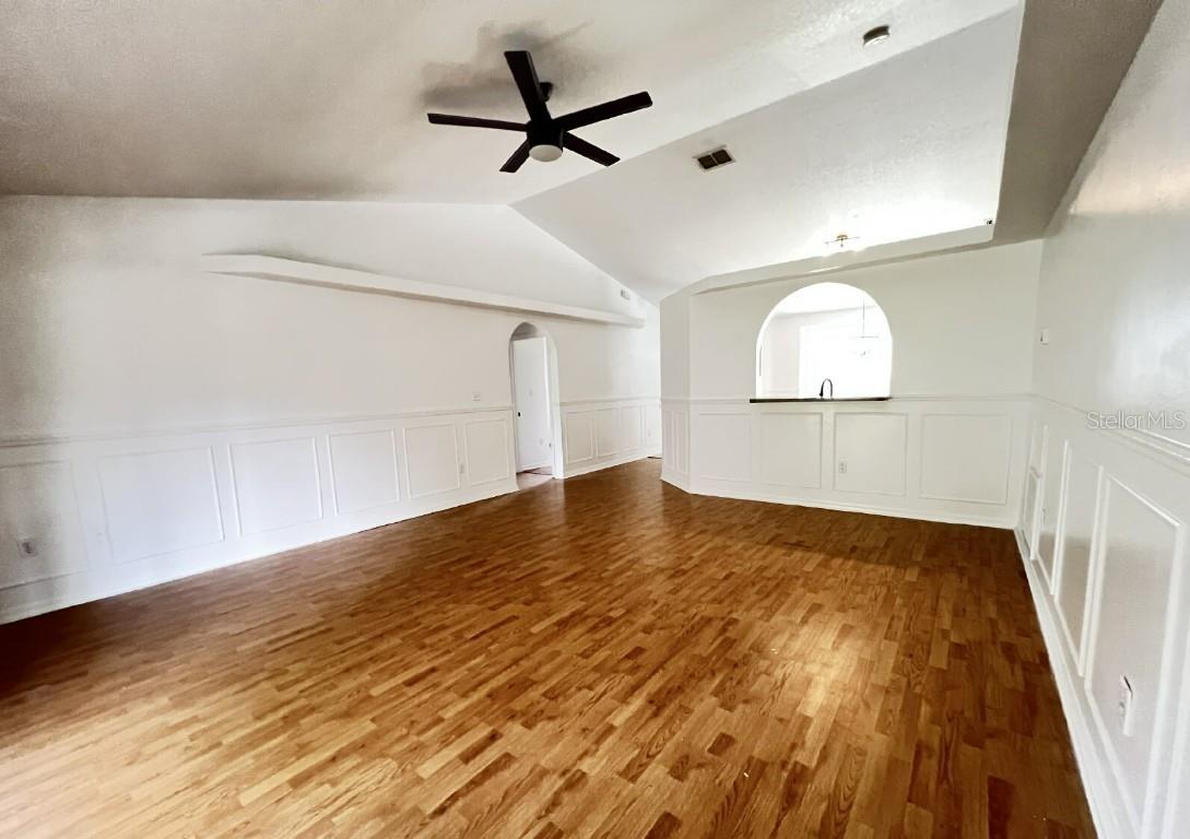 Image 5 of 13 For 16044 Worthington Boulevard