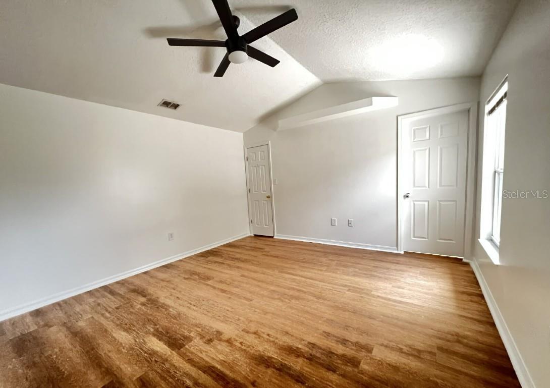 Image 6 of 13 For 16044 Worthington Boulevard