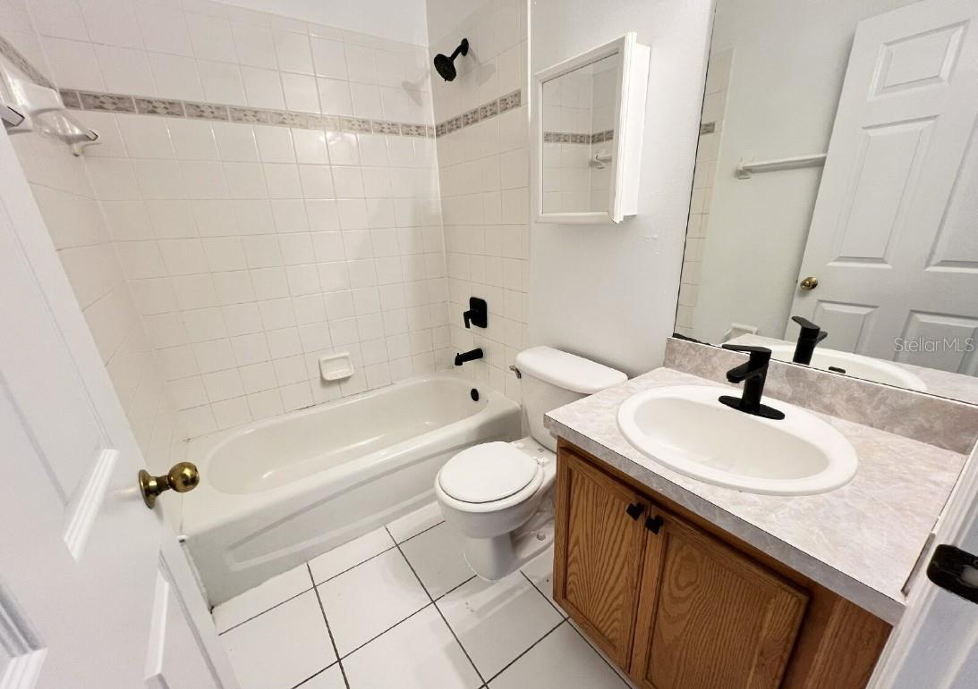 Image 7 of 13 For 16044 Worthington Boulevard