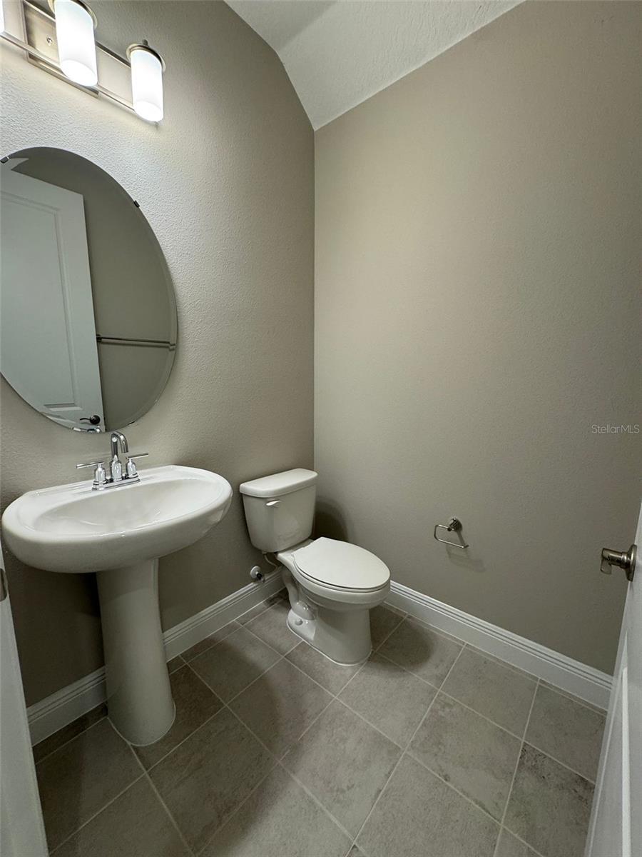 Image 4 of 19 For 5111 Railroad Vine Street
