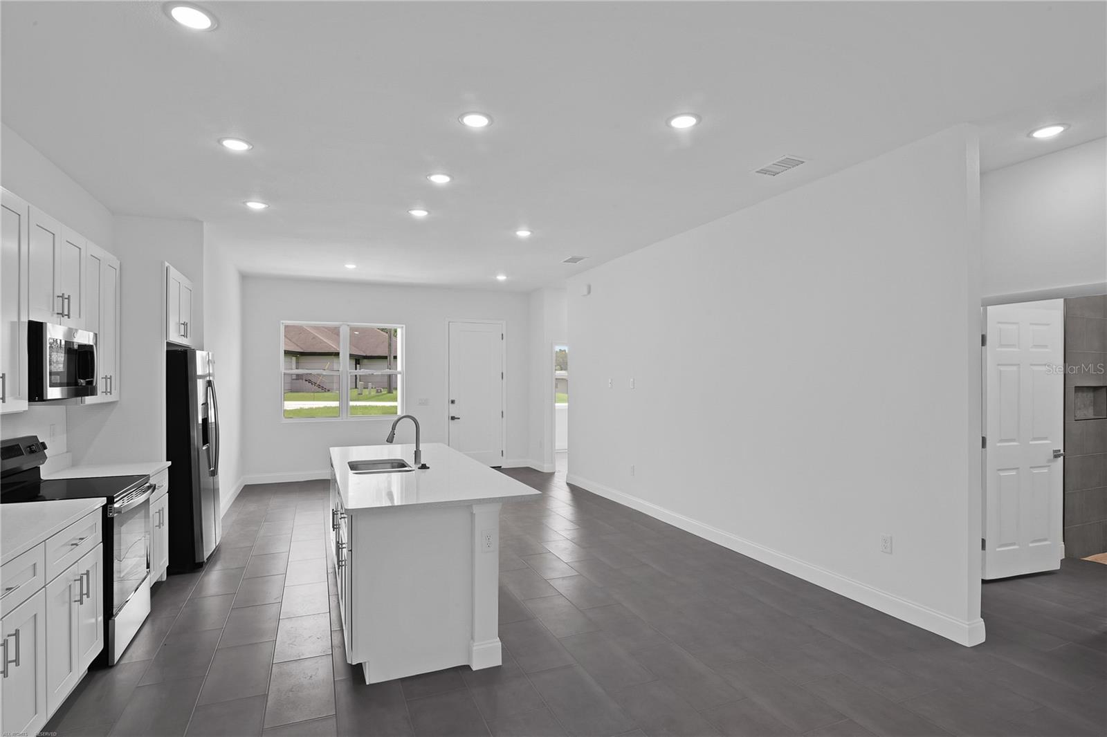 Image 15 of 48 For 22403 Rainbow Lakes Boulevard