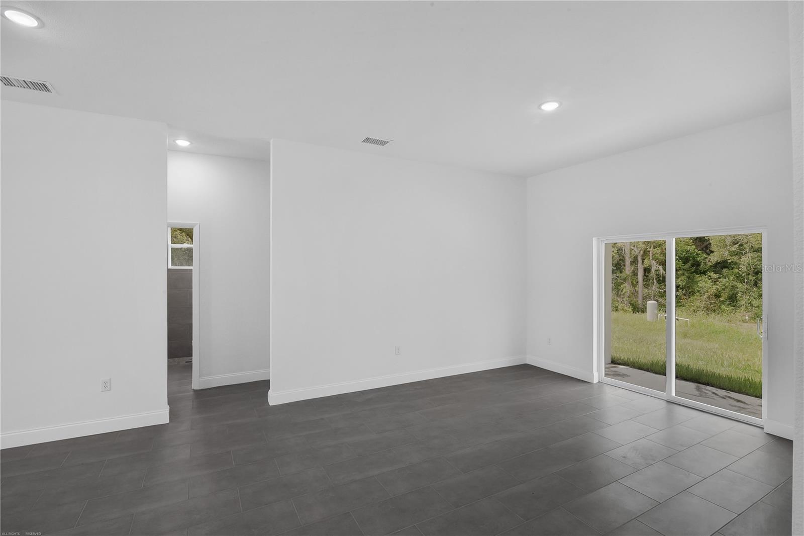 Image 19 of 48 For 22403 Rainbow Lakes Boulevard