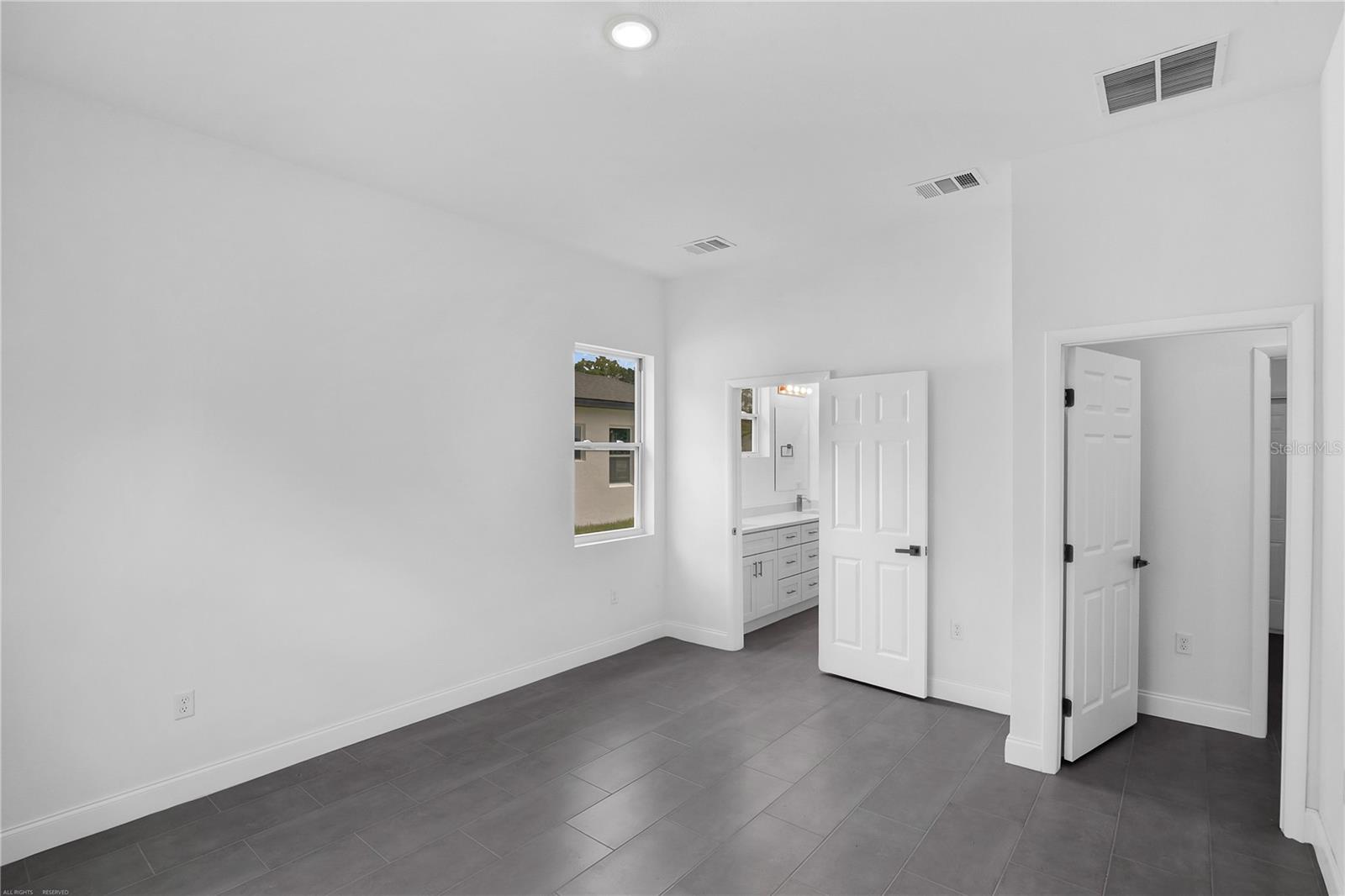 Image 25 of 48 For 22403 Rainbow Lakes Boulevard