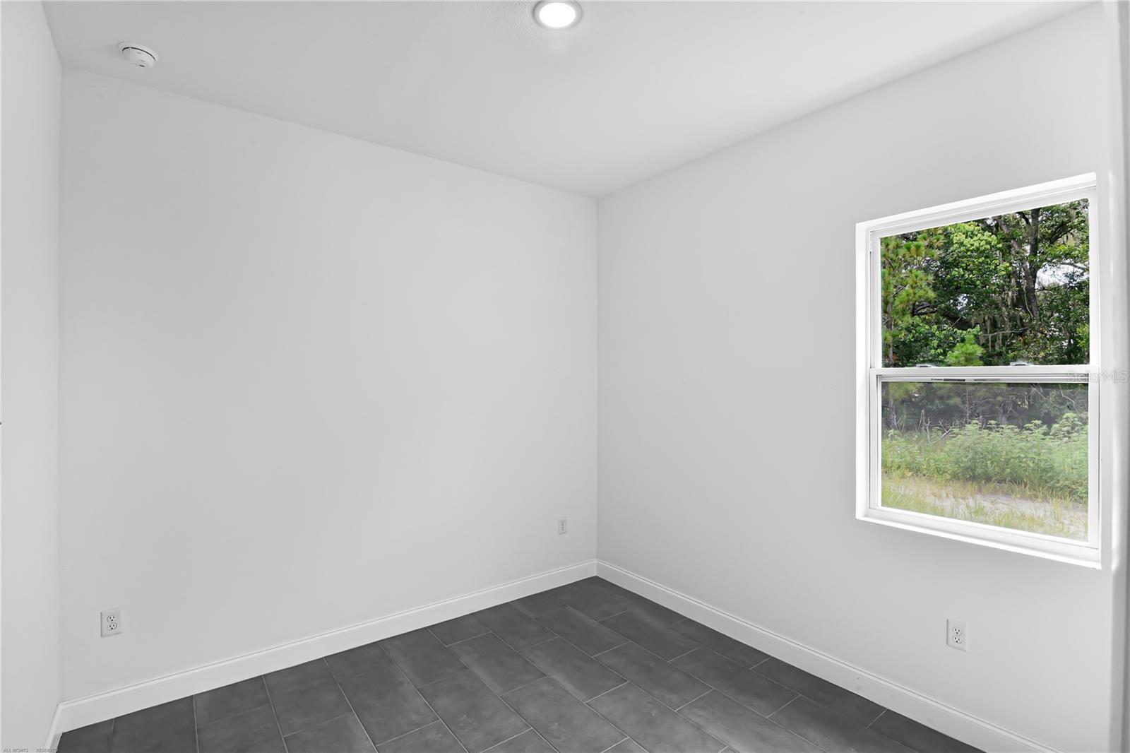 Image 31 of 48 For 22403 Rainbow Lakes Boulevard