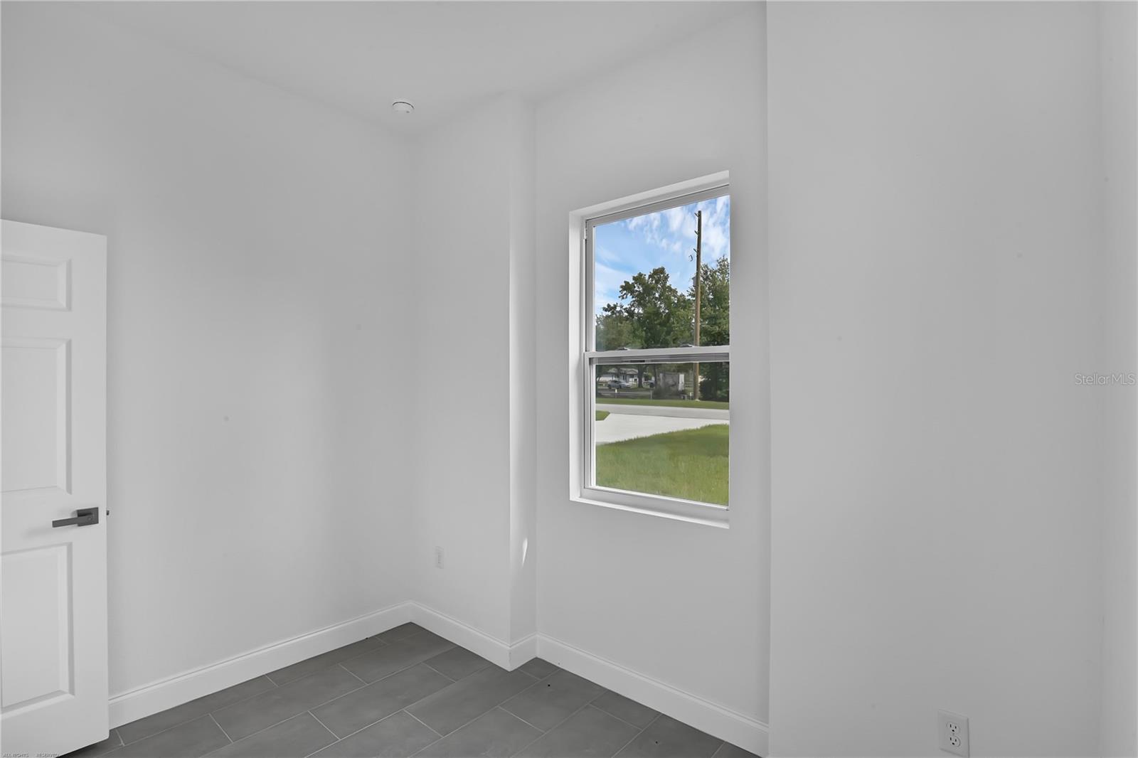 Image 34 of 48 For 22403 Rainbow Lakes Boulevard