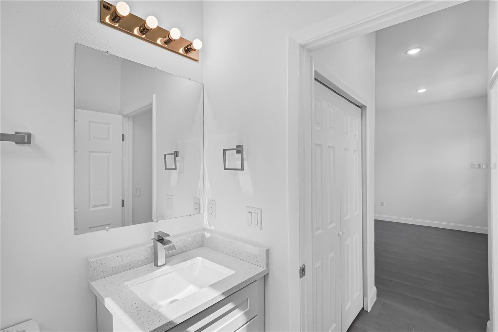Image 36 of 48 For 22403 Rainbow Lakes Boulevard