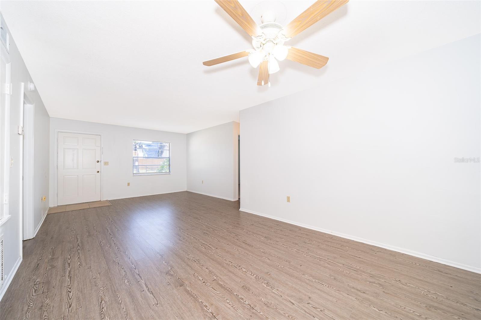 Image 3 of 13 For 828 Ballard Street