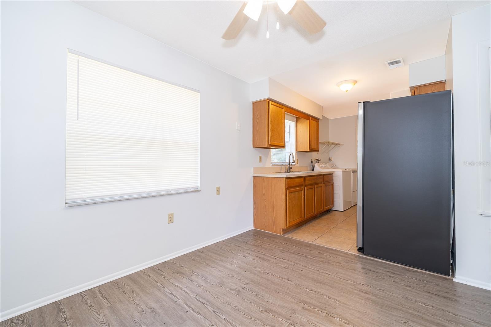 Image 4 of 13 For 828 Ballard Street
