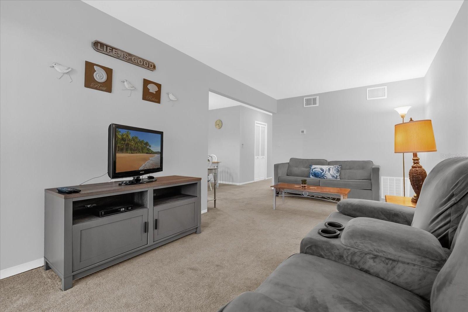 Image 17 of 25 For 3620 Ocean Beach Boulevard 32