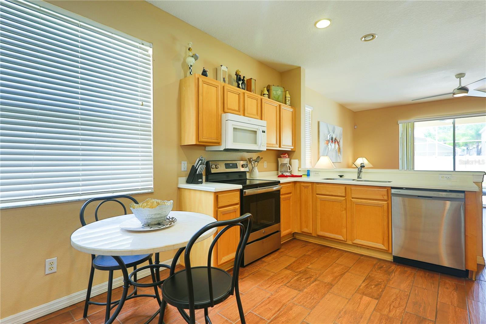 Image 13 of 27 For 331 Henley Circle