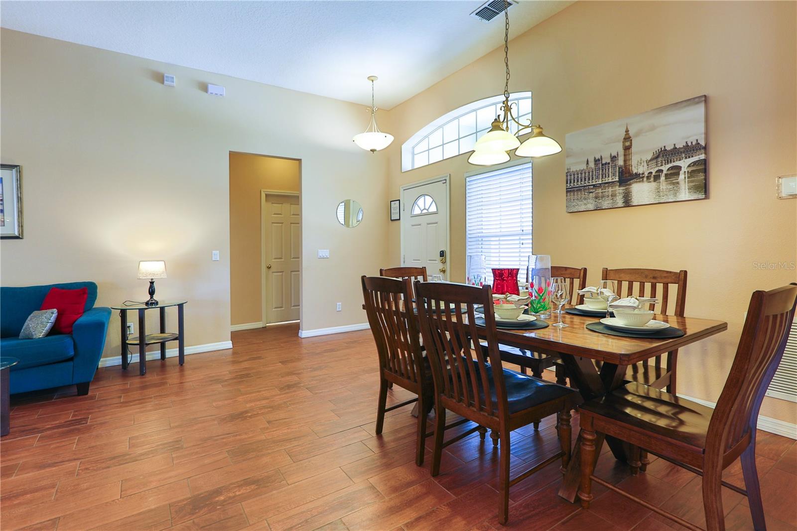 Image 4 of 27 For 331 Henley Circle