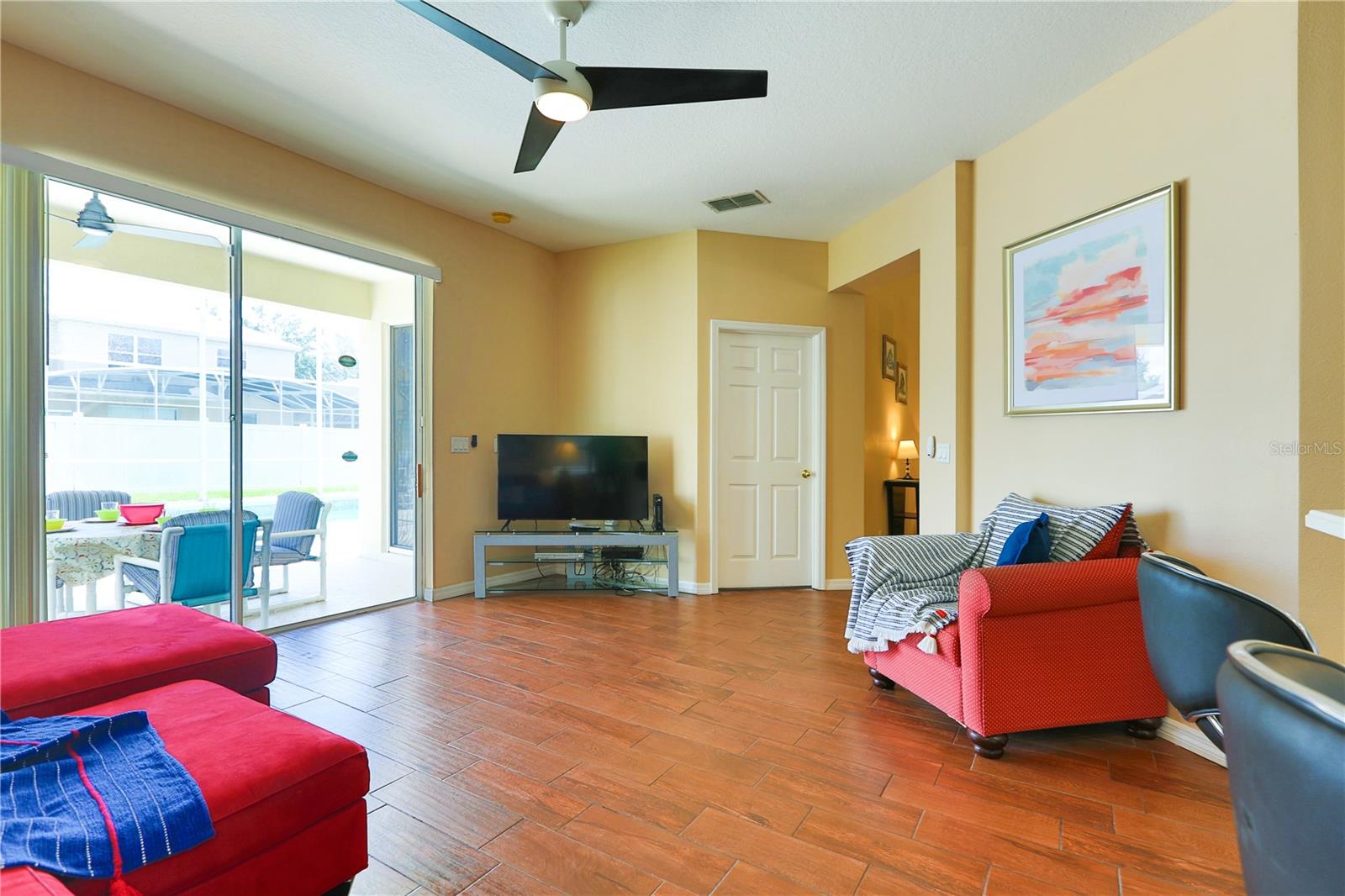 Image 8 of 27 For 331 Henley Circle