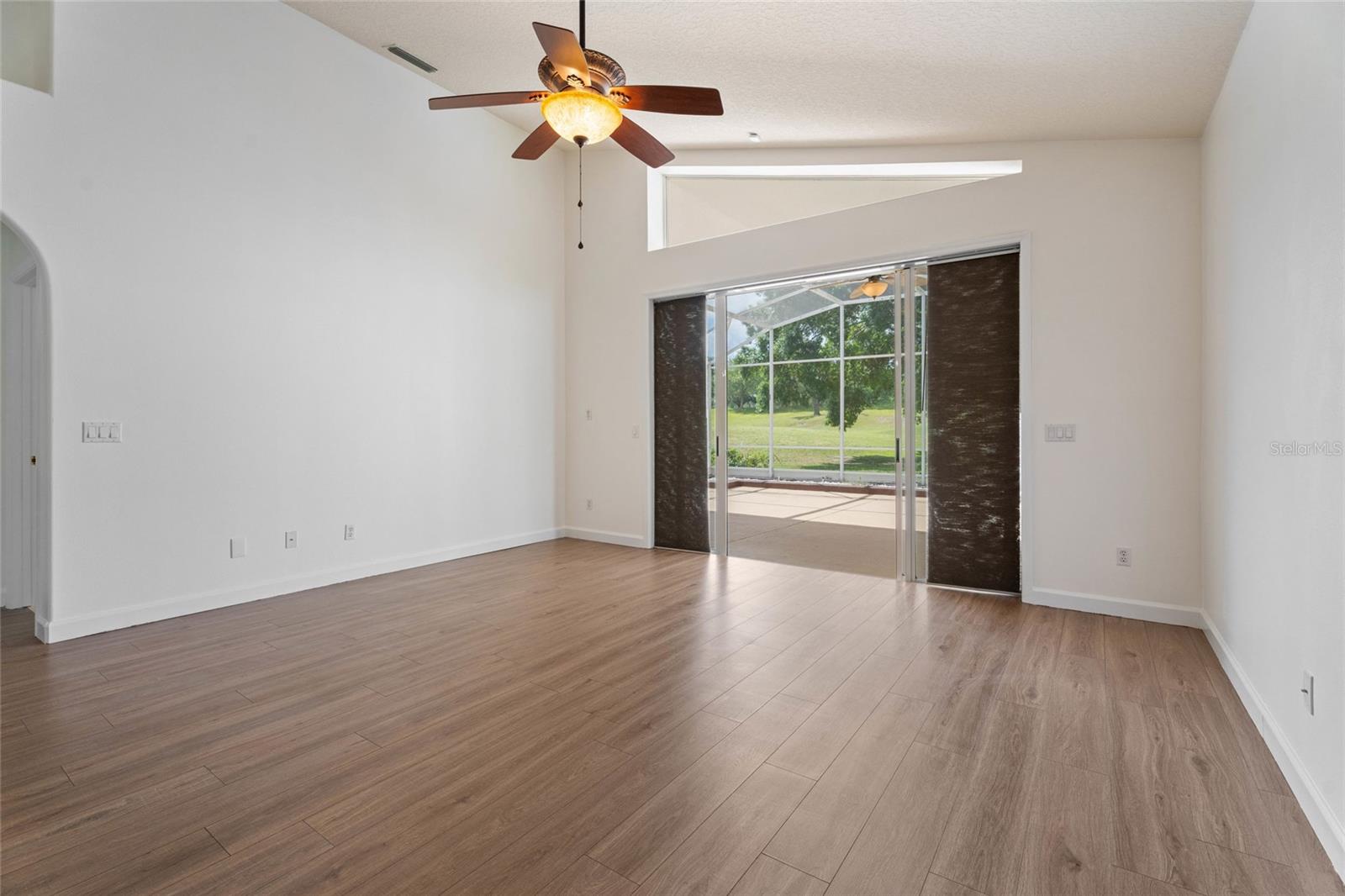 Image 18 of 51 For 7264 Hawksnest Blvd